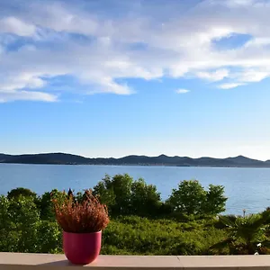  Apartment Seaview House Mali Rog Croatia